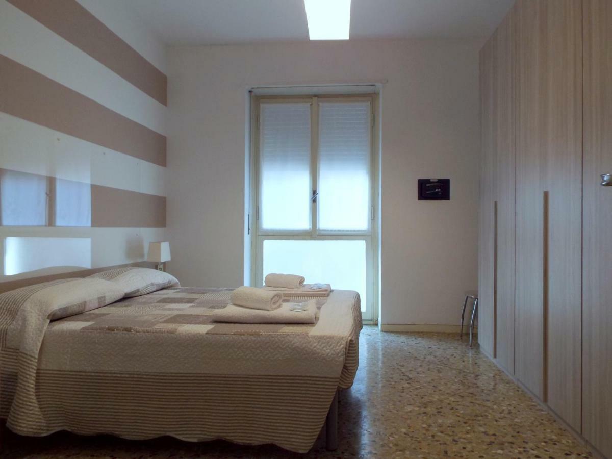 Lacaralele Apartment Milano Exteriör bild